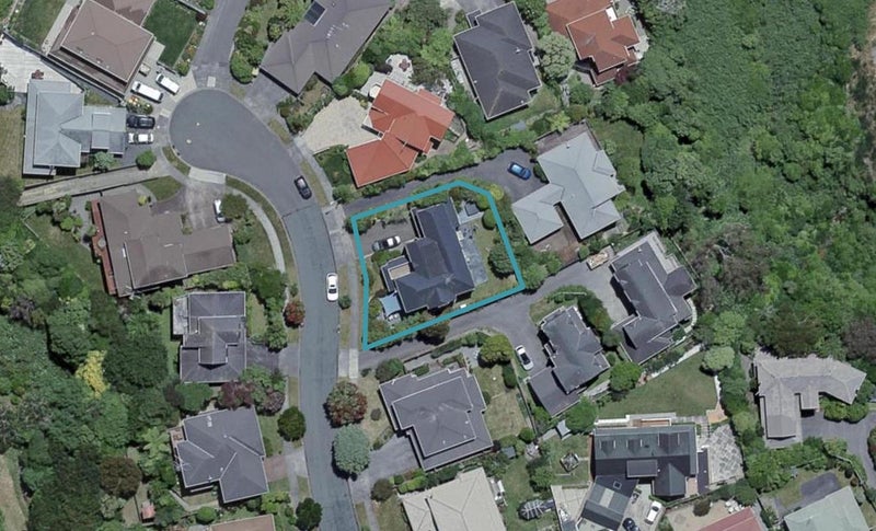 8 Ellwood Place, Churton Park, Wellington - Carousel 1