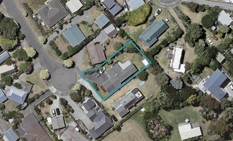 11 Hastings Street, Waikanae Beach, Waikanae - Carousel 1