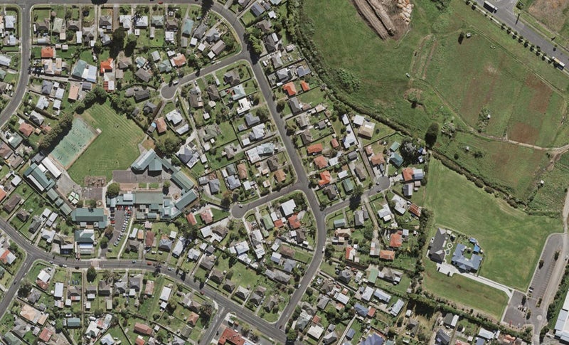 16 Blake Road, Mangere East, Auckland - Carousel 1
