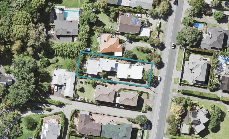 2/164 Beach Road, Campbells Bay, Auckland - Carousel 1