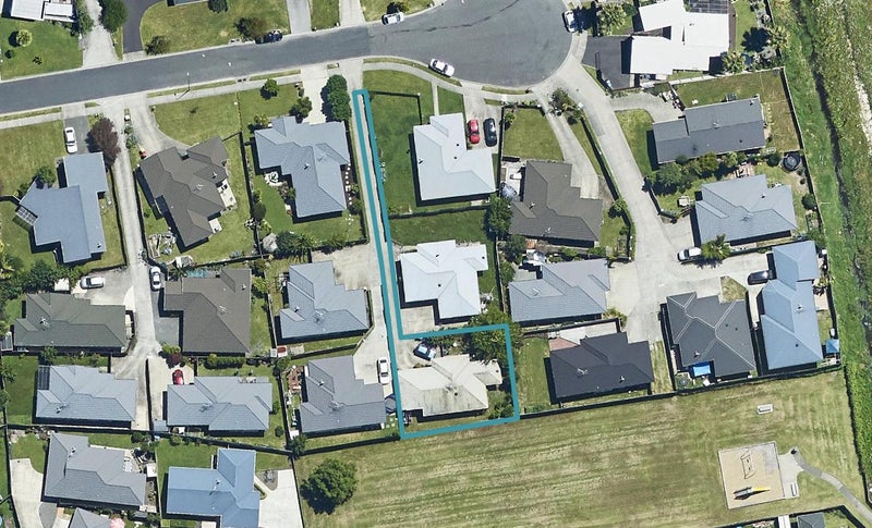 22 Lisa Place, Brookfield, Tauranga - Carousel 1