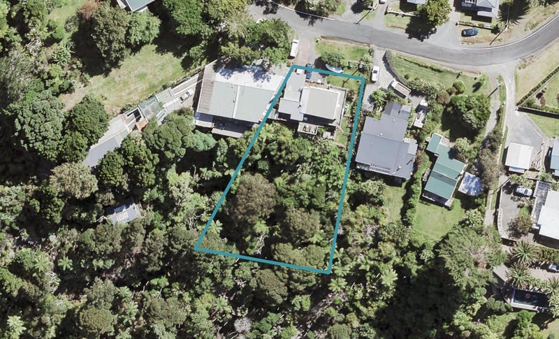 23 Lookout Drive, Laingholm, Auckland - Carousel 1