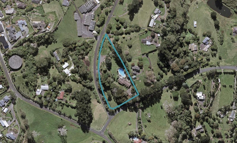 12 McGiven Drive, Ridgewood, New Plymouth - Carousel 1