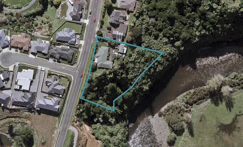 447 Mangorei Road, Highlands Park, New Plymouth - Carousel 1