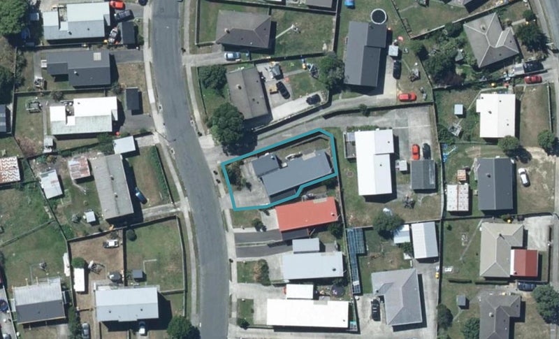 72 Westmeath Street, Waitangirua, Porirua - Carousel 1