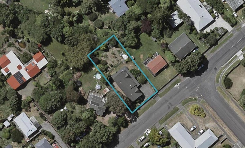 49 Queens Road, Waikanae Beach, Waikanae - Carousel 1