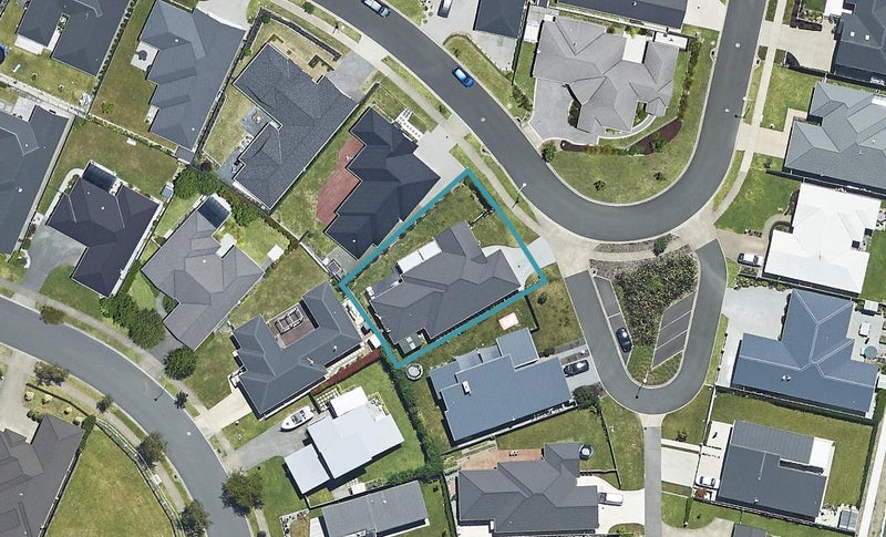 65 Benmore Crescent, Pyes Pa, Tauranga - Carousel 1