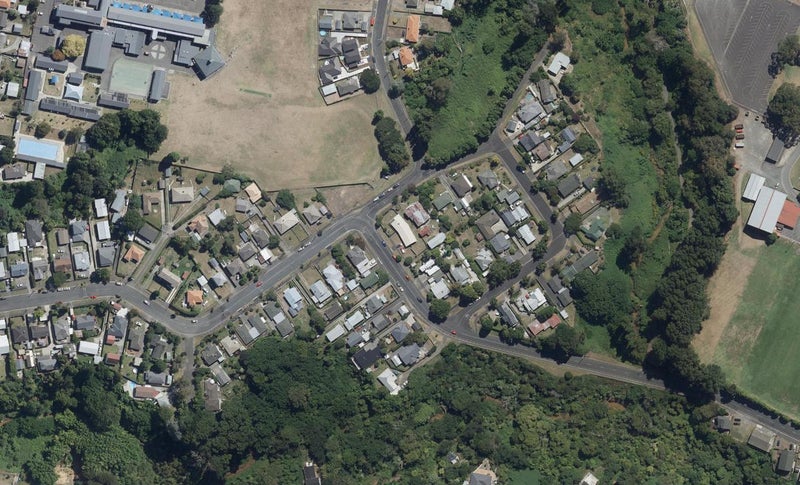 2/204 Seddon Road, Maeroa, Hamilton - Carousel 1