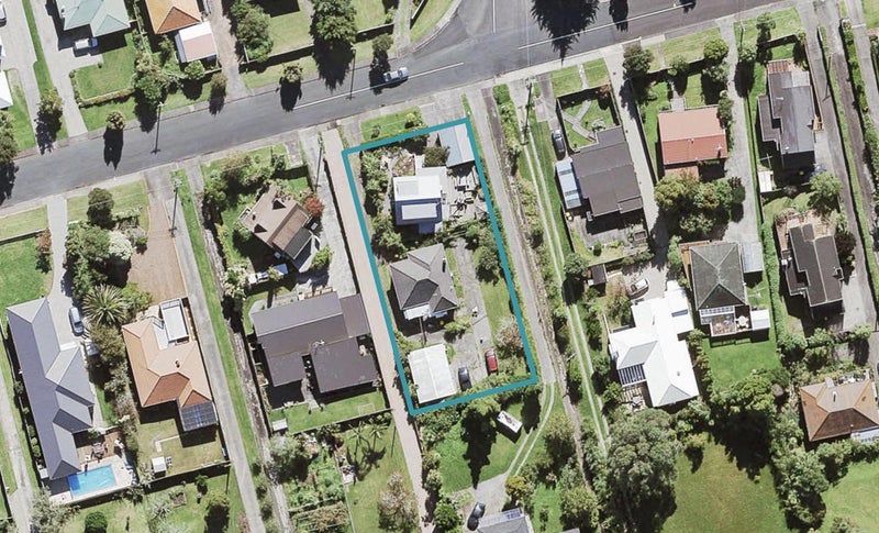 2/22 Cliff View Drive, Green Bay, Auckland - Carousel 1