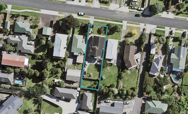 25 Estuary Road, Weymouth, Auckland - Carousel 1