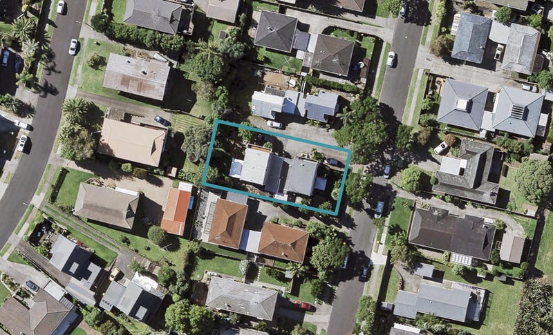 2/11 Imogene Way, Half Moon Bay, Auckland - Carousel 1