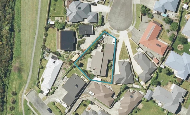 24 Glentui Place, Waikawa, Picton - Carousel 1