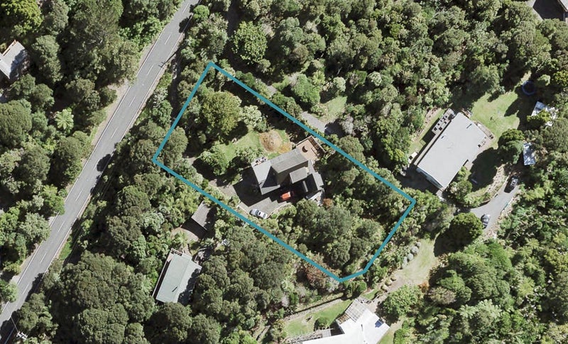 194 Scenic Drive, Titirangi, Auckland - Carousel 1