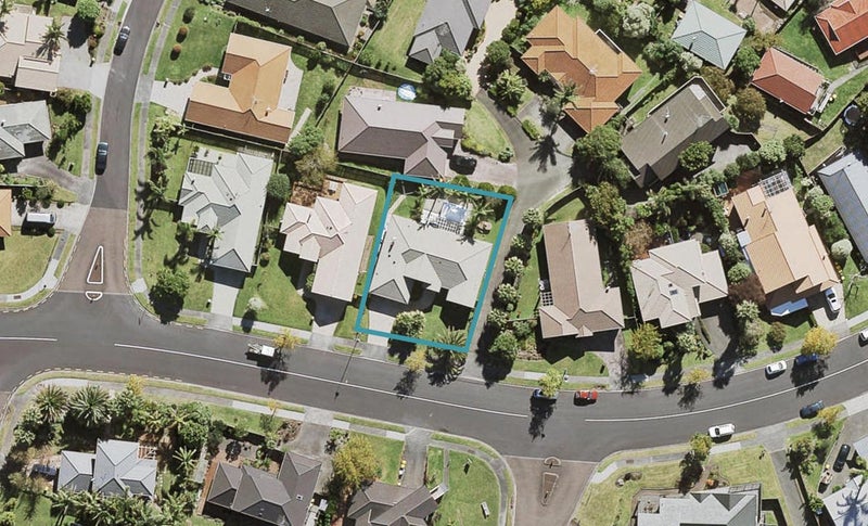 31 Bluebird Crescent, Unsworth Heights, Auckland - Carousel 1