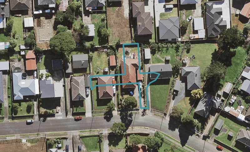 24B Farnborough Crescent, Mangere, Auckland - Carousel 1