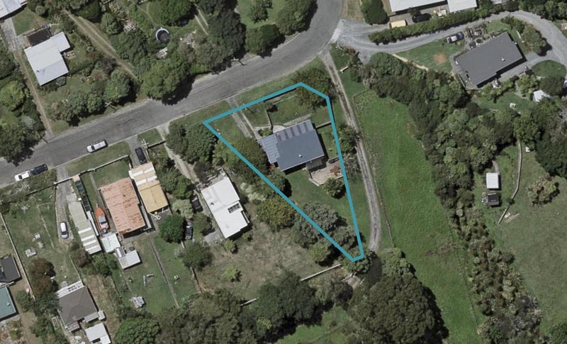11 Toroa Road, Otaihanga, Paraparaumu - Carousel 1