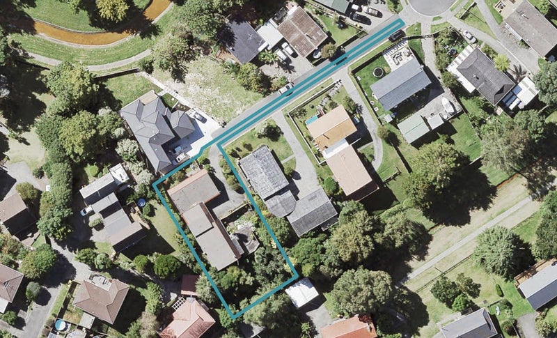 2/32 Scarlock Avenue, Browns Bay, Auckland - Carousel 1