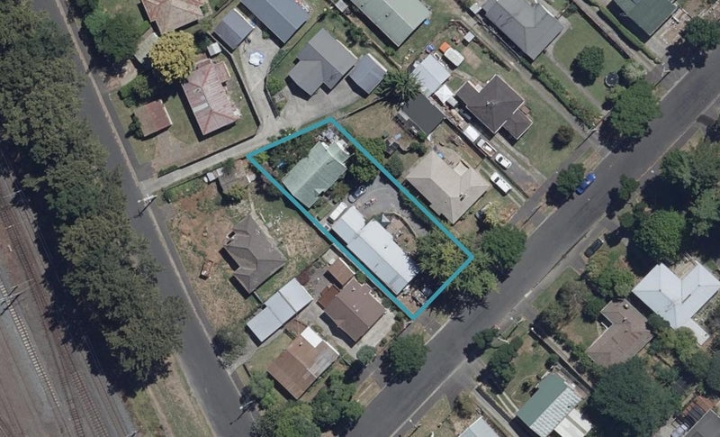 34A Huia Avenue, Forest Lake, Hamilton - Carousel 1