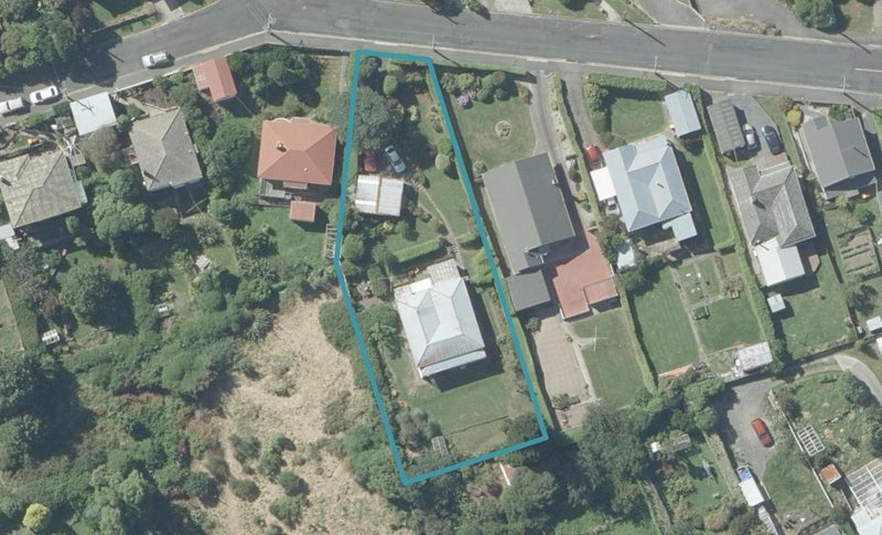 11 Athol Place, Ravensbourne, Dunedin - Carousel 1
