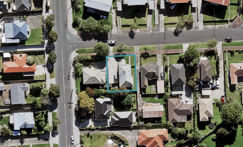 1 Holbrook Street, Avondale, Auckland - Carousel 1