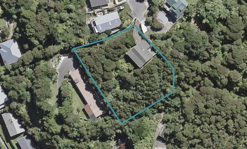 34 Castle Crescent, Stokes Valley, Lower Hutt - Carousel 1