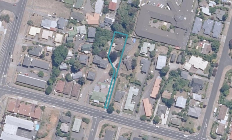 132 Te Heuheu Street, Taupo - Carousel 1