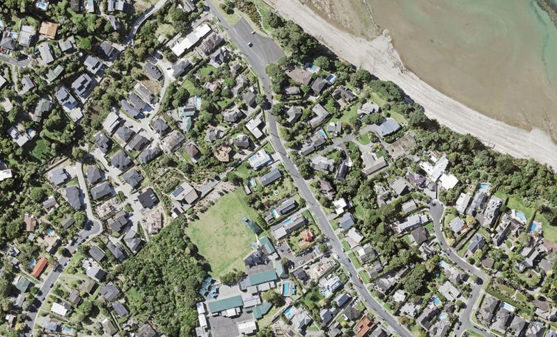 156 Mellons Bay Road, Mellons Bay, Auckland - Carousel 1