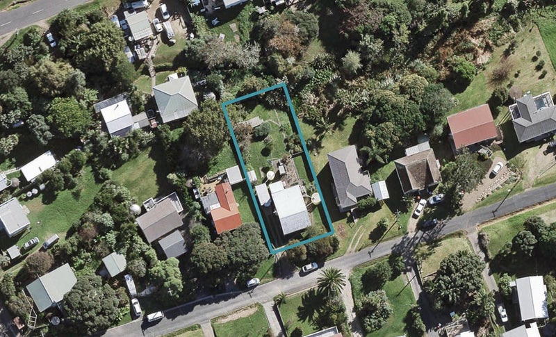 5 Ocean Road, Surfdale, Waiheke Island - Carousel 1