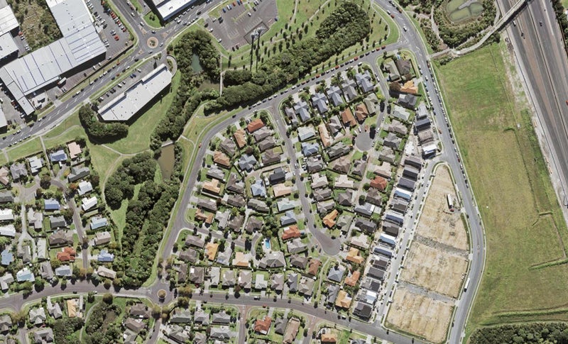 13 Arlose Place, Westgate, Auckland - Carousel 1
