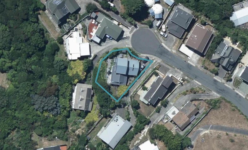 11 Tremaine Place, Camborne, Porirua - Carousel 1