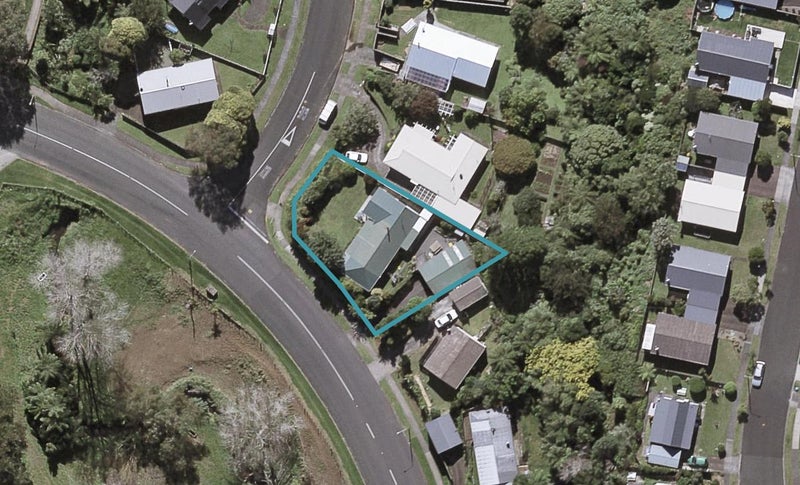 65 Poplar Grove, Whalers Gate, New Plymouth - Carousel 1
