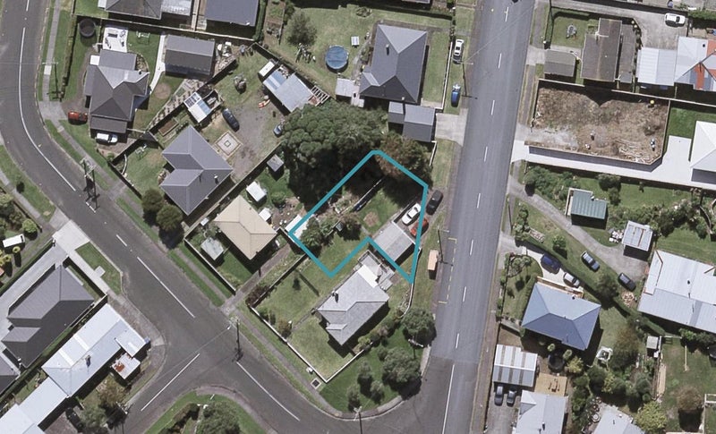 10 Tupoki Street, Glen Avon, New Plymouth - Carousel 1