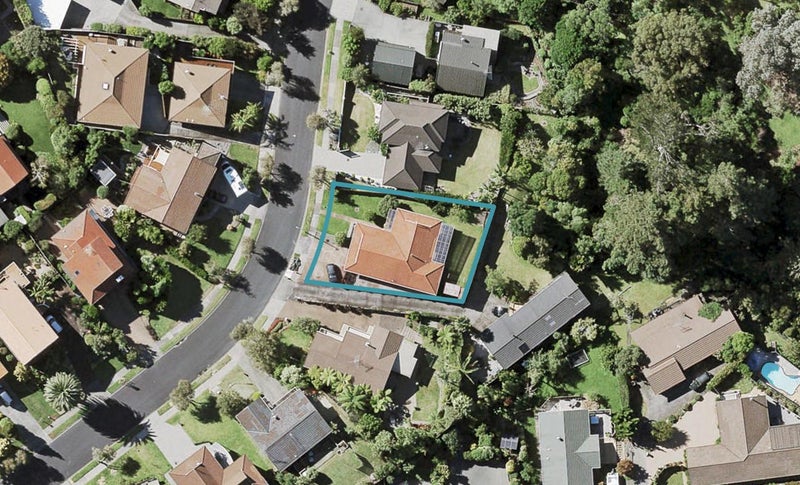 15 Lastel Place, Shelly Park, Auckland - Carousel 1