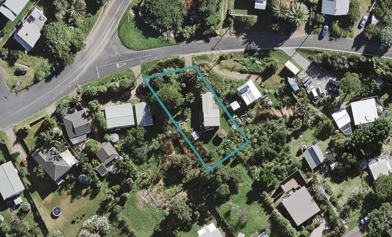 42 Hamilton Road, Surfdale, Waiheke Island - Carousel 1