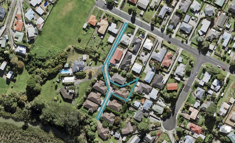 20G Waione Avenue, Te Atatu Peninsula, Auckland - Carousel 1
