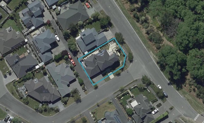 2 Strathmore Gardens, Burwood, Christchurch - Carousel 1