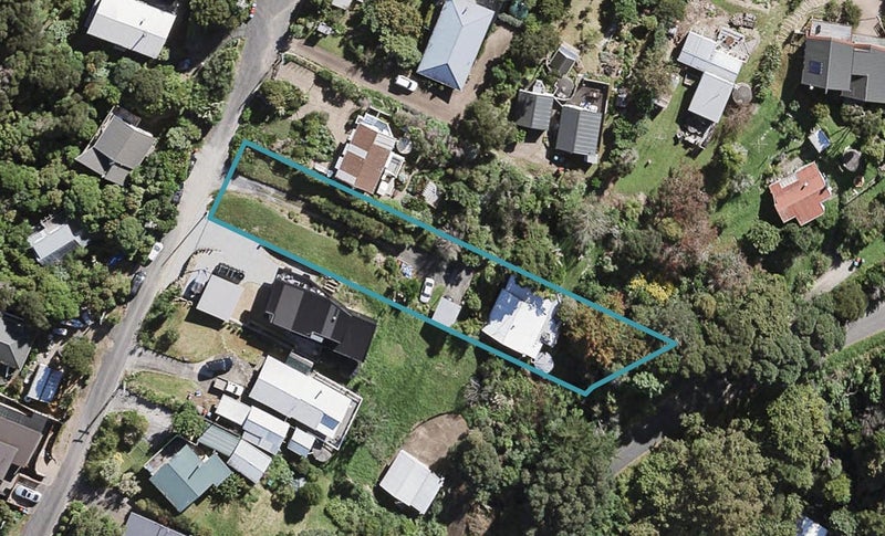 8 Burrell Road Extension, Oneroa, Waiheke Island - Carousel 1