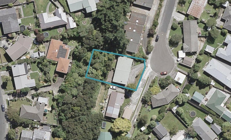2/28 Deller Grove, Silverstream, Upper Hutt - Carousel 1