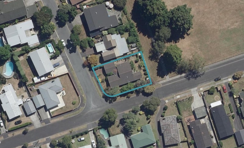 2 McInnes Place, Queenwood, Hamilton - Carousel 1
