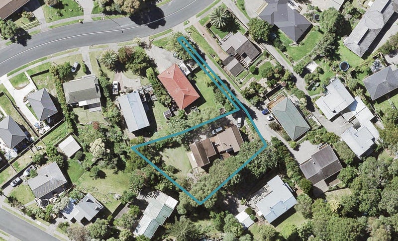 2/33 Oaktree Avenue, Browns Bay, Auckland - Carousel 1