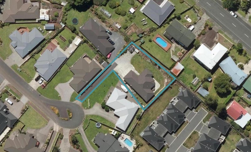 15 Conifer Grove, Kamo, Whangarei - Carousel 1