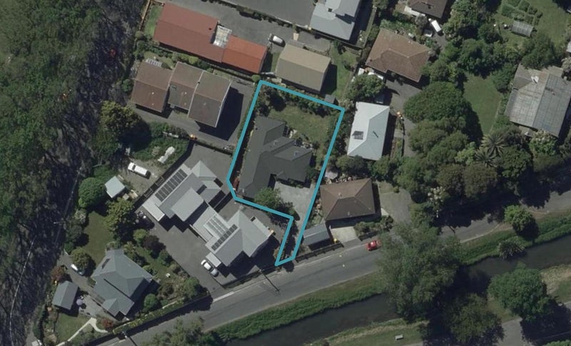11 Fifield Terrace, Waltham, Christchurch - Carousel 1