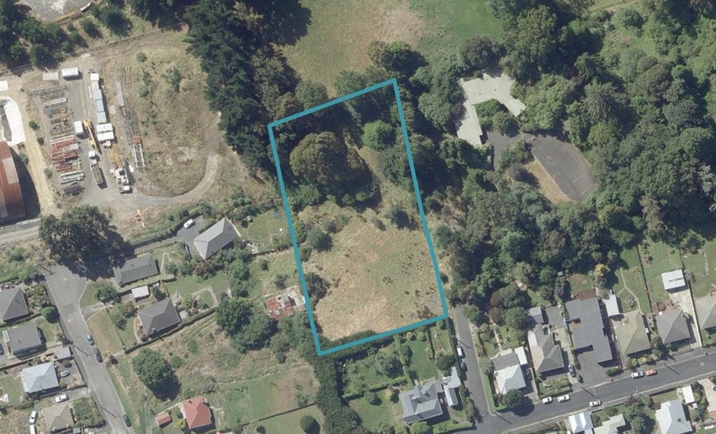 44 Teignmouth Street, Abbotsford, Dunedin - Carousel 1