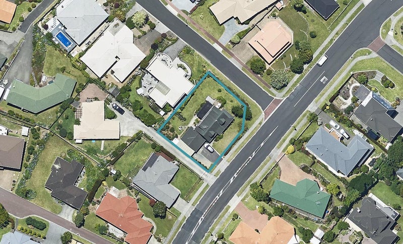 14 Village Park Drive, Welcome Bay, Tauranga - Carousel 1
