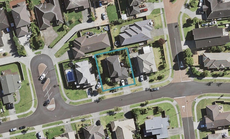 33 Aberdeen Crescent, Wattle Downs, Auckland - Carousel 1