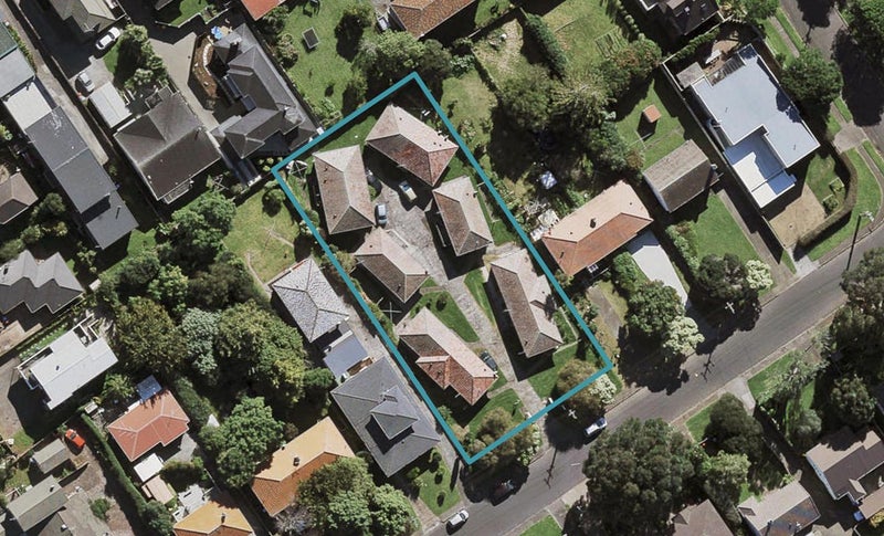 1/12 Raurenga Avenue, Royal Oak, Auckland - Carousel 1