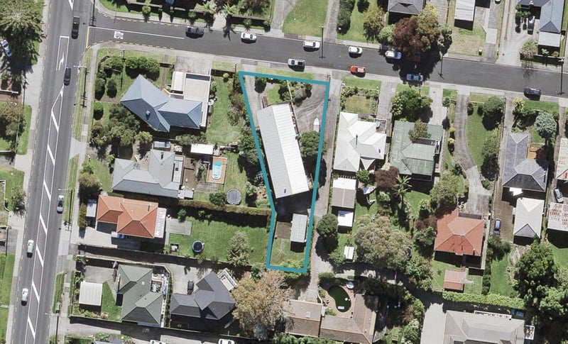 1/1 Cron Avenue, Te Atatu South, Auckland - Carousel 1