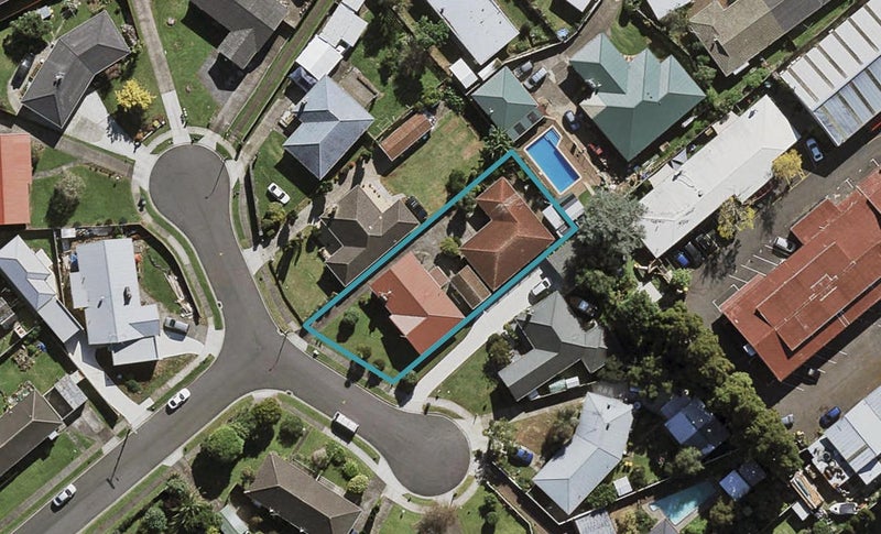 1/15 Holden Place, Papatoetoe, Auckland - Carousel 1