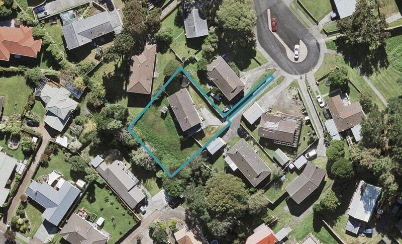 21 Backhurst Grove, Massey, Auckland - Carousel 1