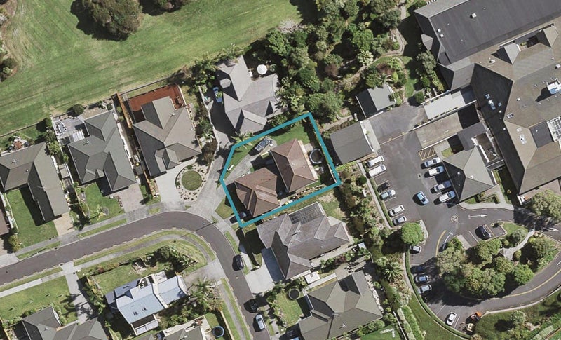 32 Norman Close, The Gardens, Auckland - Carousel 1